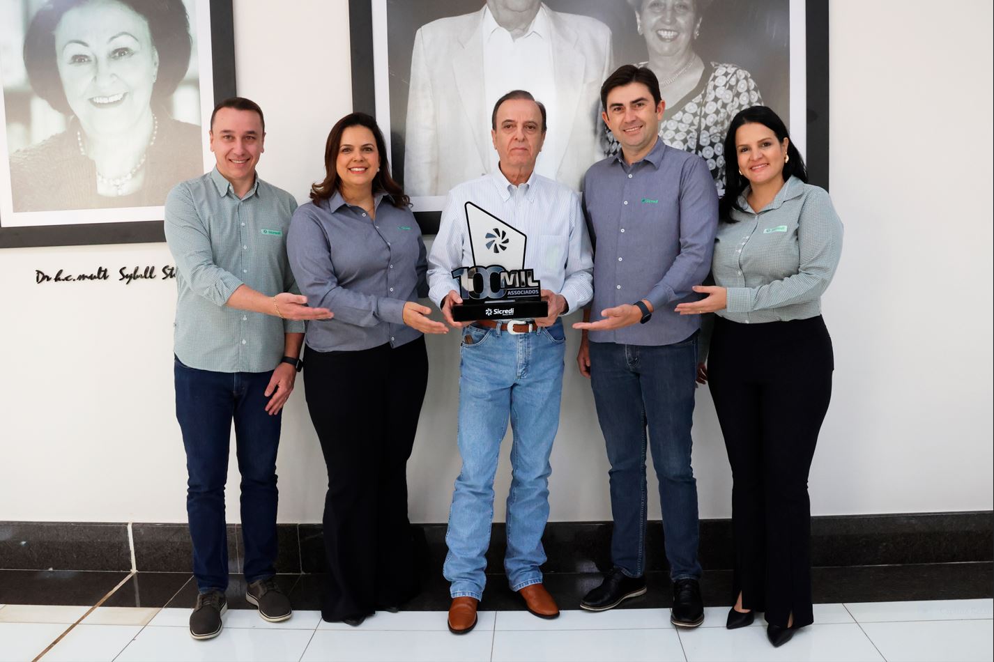 CRÉDITO: Sicredi Aliança PR/SP comemora marca de 100 mil associados