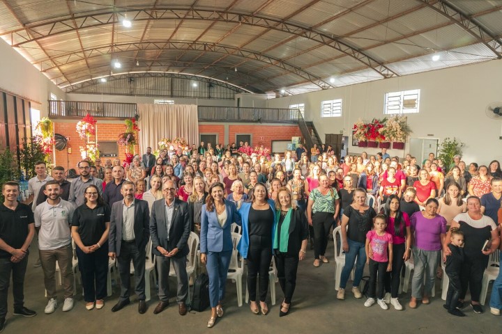 CRÉDITO: Evento da Sicredi Centro Sul PR/SC/RJ comemora 10 anos de projeto para mulheres