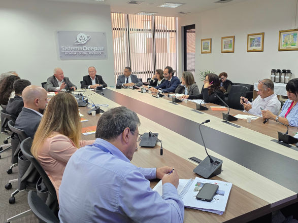 Sistema Ocepar recebe visita de comitiva italiana da região de Emilia Romagna