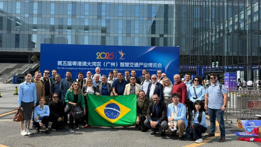 Lideranças cooperativistas do transporte conhecem inovações em missão à China