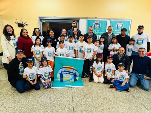 Sicoob Metropolitano celebra a abertura da 30ª Cooperativa Mirim, agora em Goioerê
