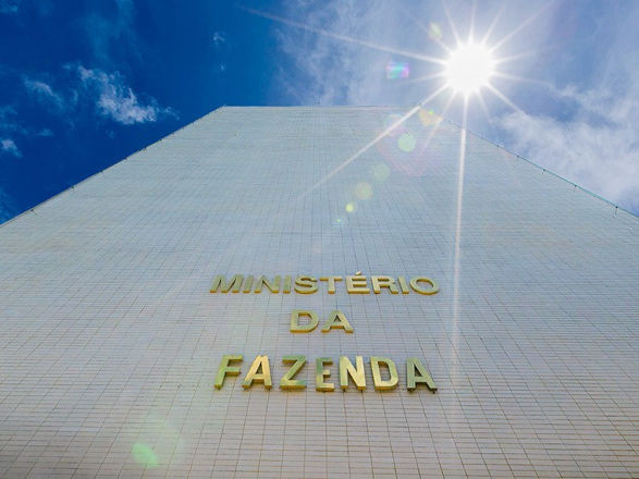IFI: desempenho fiscal melhora no semestre, mas cenário de 2026 preocupa