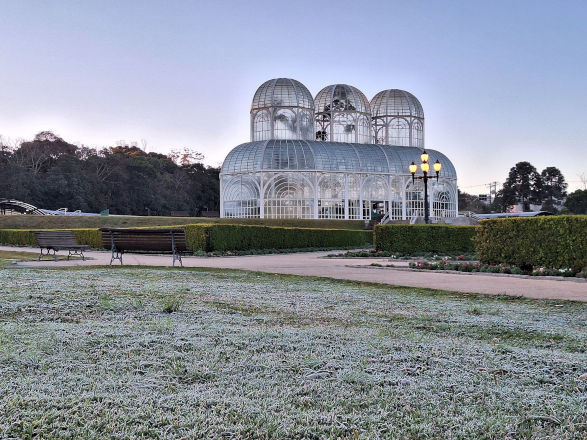 Dia mais frio do mês registra temperaturas negativas em quatro cidades paranaenses