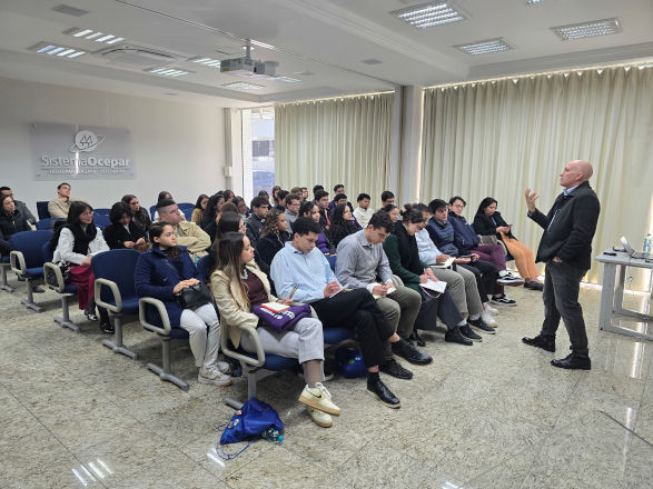 Estudantes de São Paulo conhecem o cooperativismo do Paraná