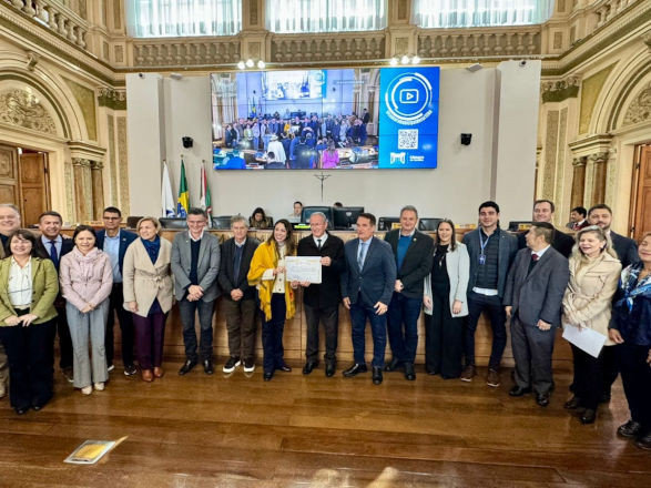 Câmara Municipal de Curitiba faz homenagem ao cooperativismo