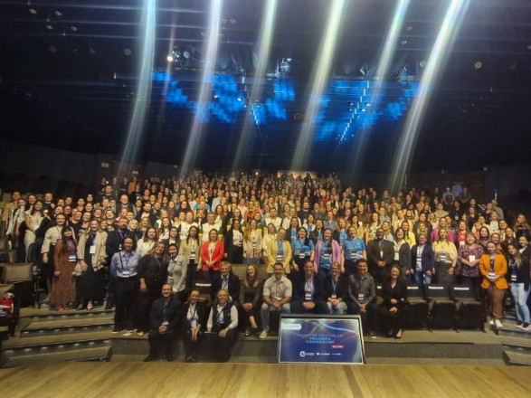 Encontro Cooperjovem reúne mais de 300 educadores em Curitiba