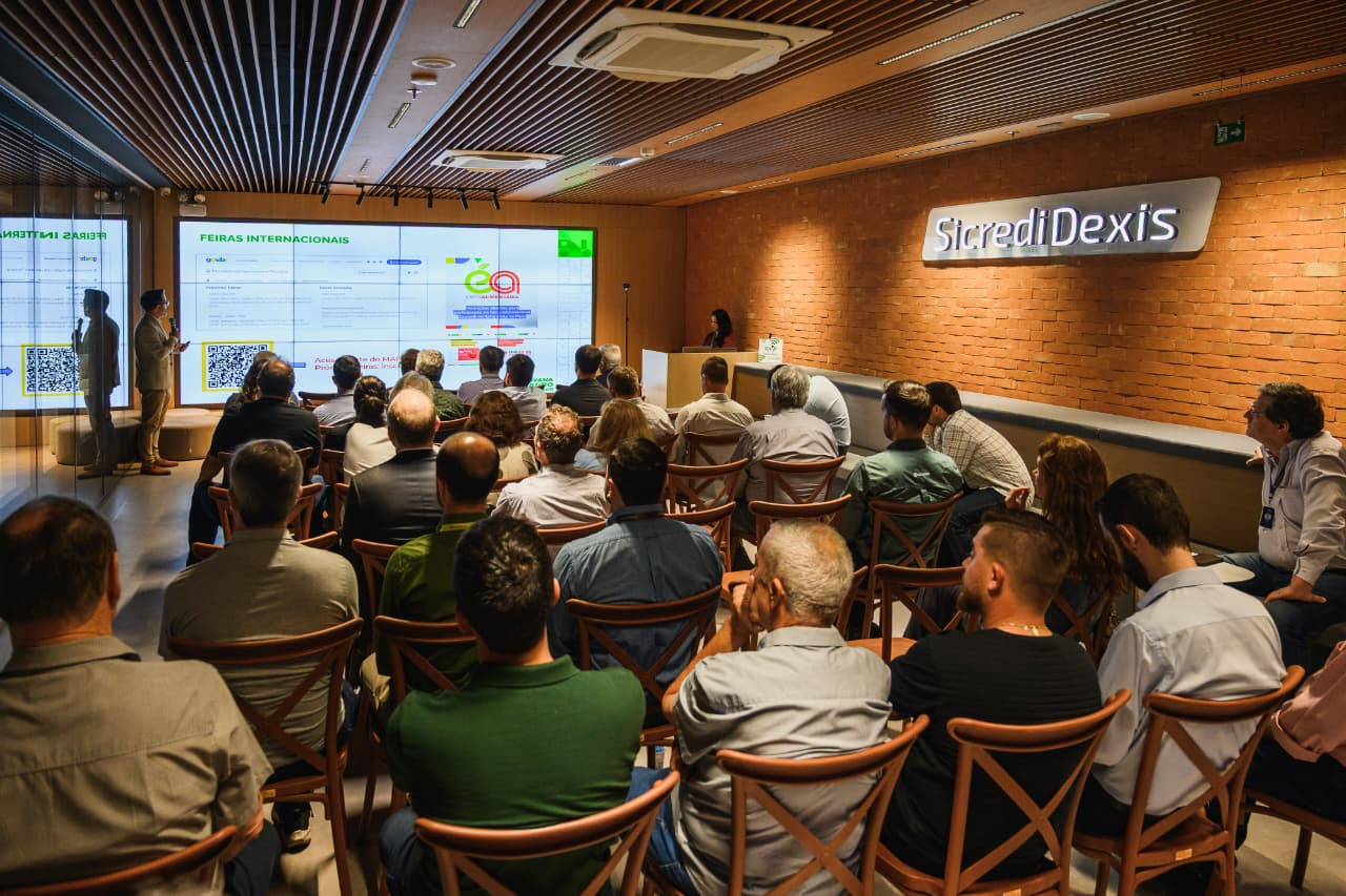 Fórum de Mercado reúne mais de 200 pessoas