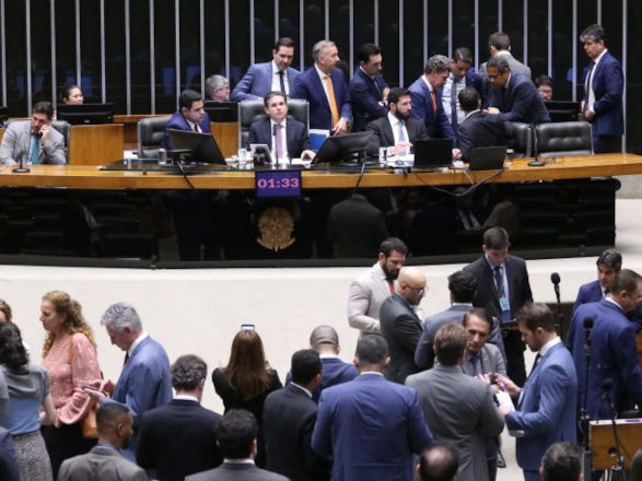 legislativo 17 12 2025