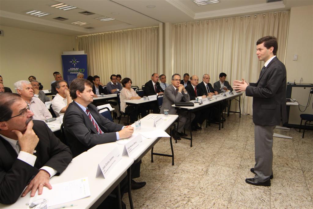 INOVAÇÃO: Fórum Futuro 10 reúne reitores de universidades do Paraná 