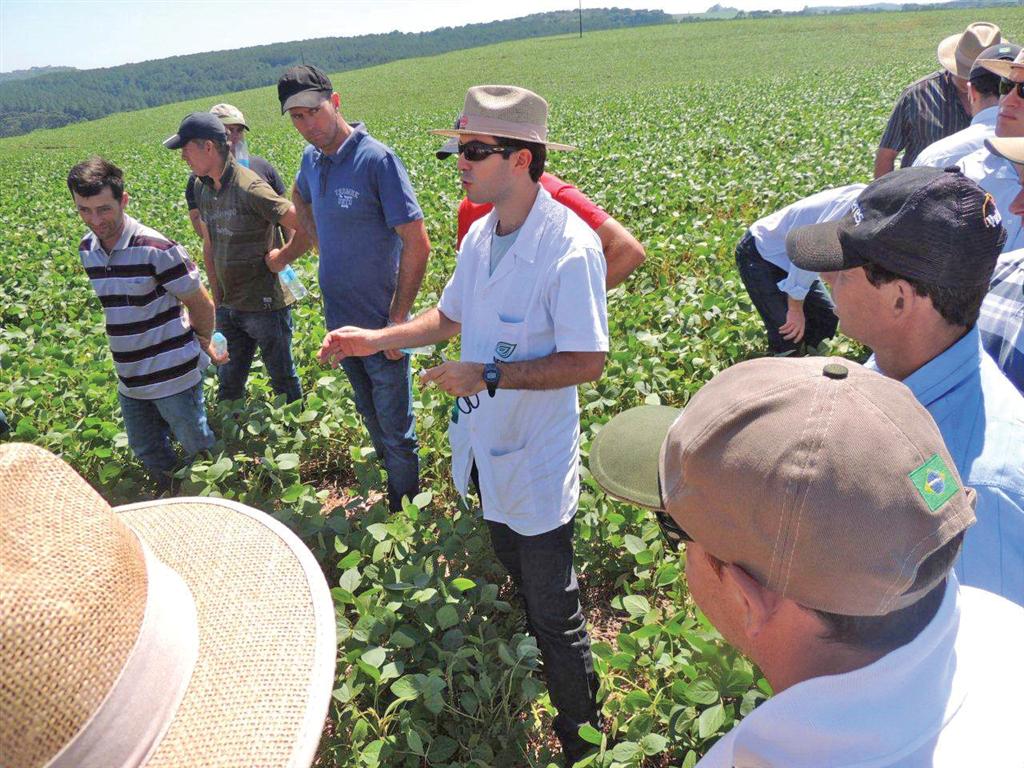 COOPERTRADIÇÃO: Cooperados são orientados sobre a aplicação de defensivos agrícolas 